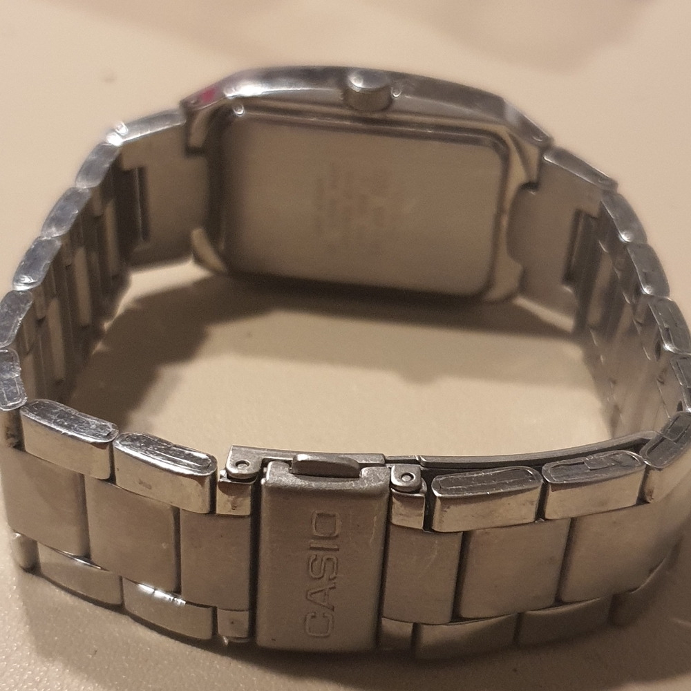 10/$20 Casio MTP-1165 Silver/Black Stainless Steel Men's Watch - Picture 3 of 4